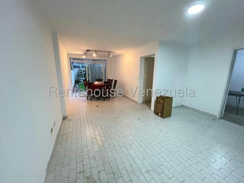 Casa (1 Nivel) en Alquiler en La Trinidad, Distrito Metropolitano - 4
