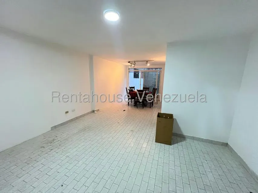 Casa (1 Nivel) en Alquiler en La Trinidad, Distrito Metropolitano - 6