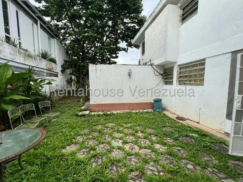 Casa (1 Nivel) en Alquiler en La Trinidad, Distrito Metropolitano - 8