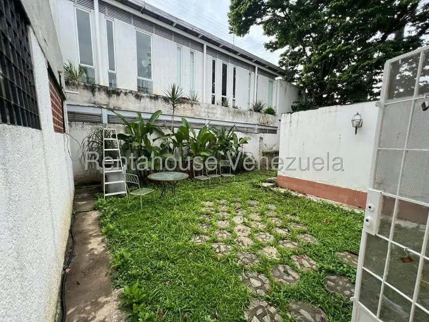 Casa (1 Nivel) en Alquiler en La Trinidad, Distrito Metropolitano - 10
