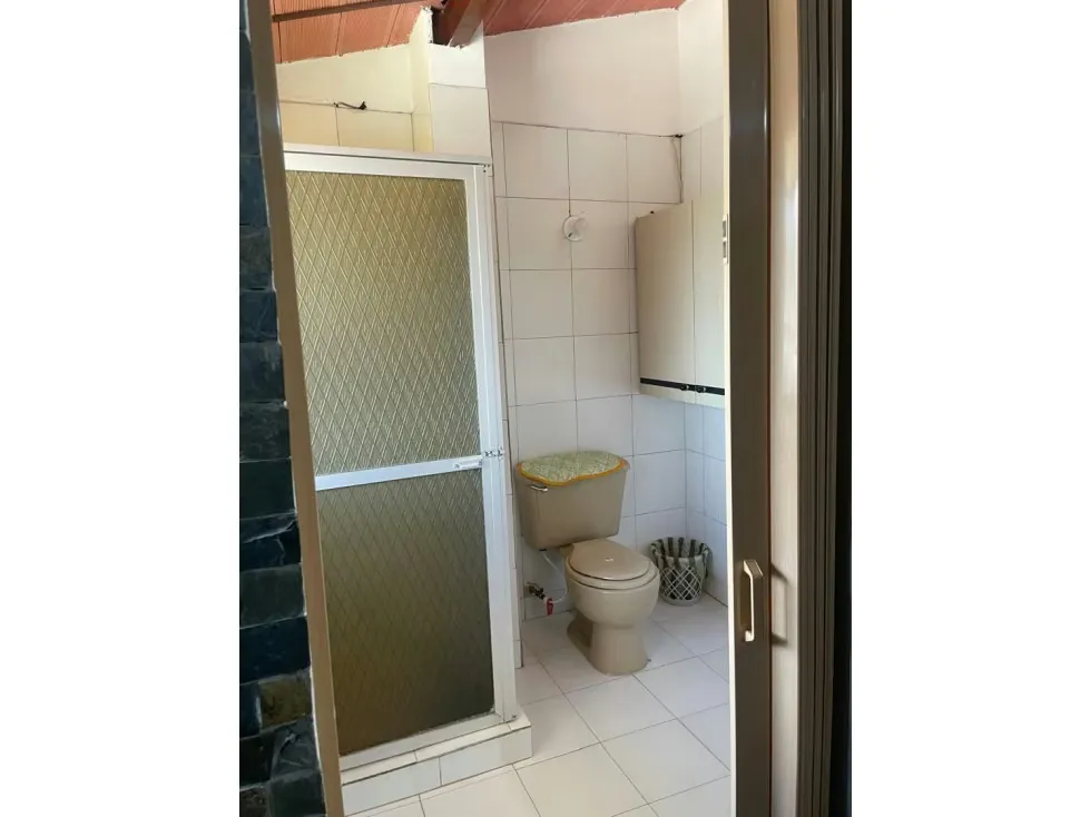Se vende edificio 7pisos inversionista 1380m2 Altavista. 8472 - 11