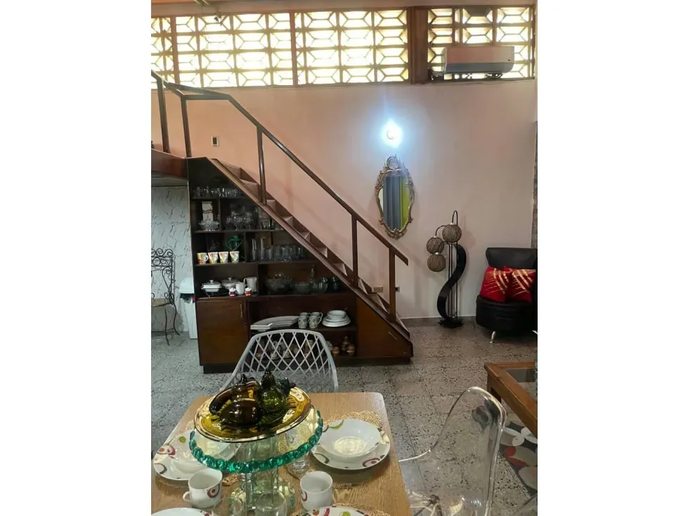 Se vende edificio 7pisos inversionista 1380m2 Altavista. 8472 - 14