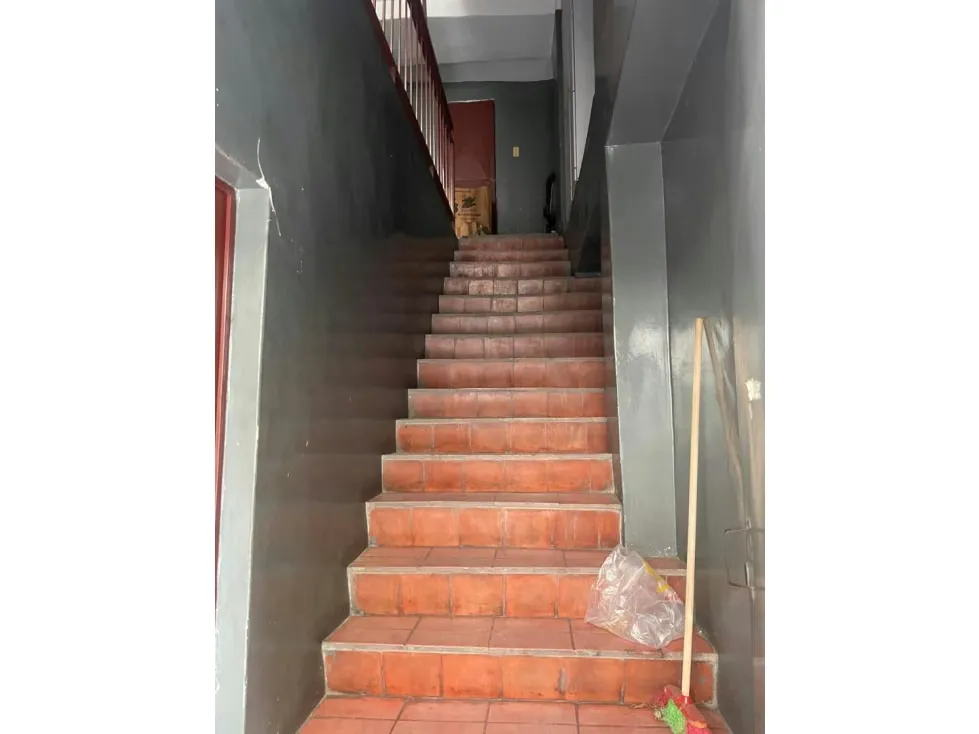 Se vende edificio 7pisos inversionista 1380m2 Altavista. 8472 - 2