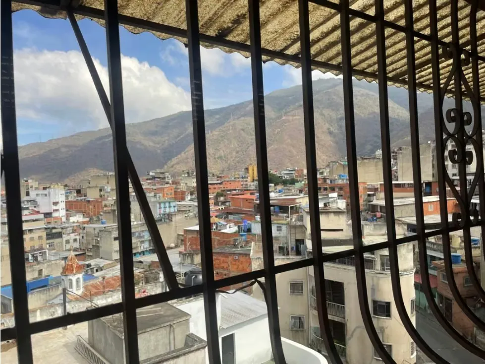 Se vende edificio 7pisos inversionista 1380m2 Altavista. 8472 - 10