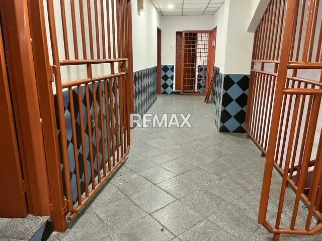 En Venta local Comercial Avda Fuerzas Armadas (edificio) - 14