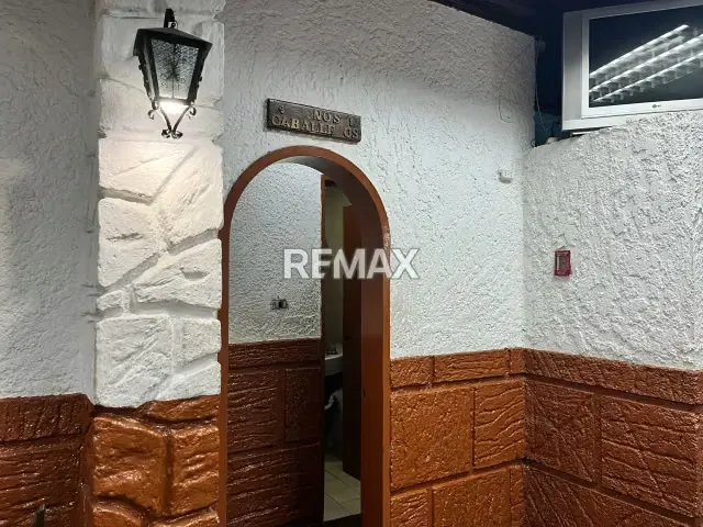 En Venta local Comercial Avda Fuerzas Armadas (edificio) - 7