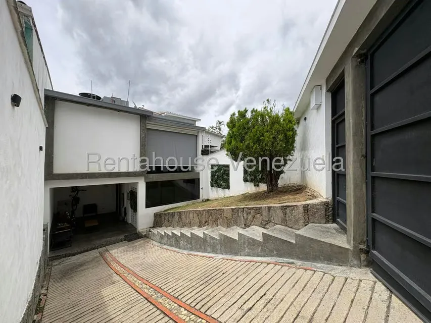 Casa (Multipes Niveles) en Venta en Lomas de La Trinidad, Distrito Metropolitano - 2