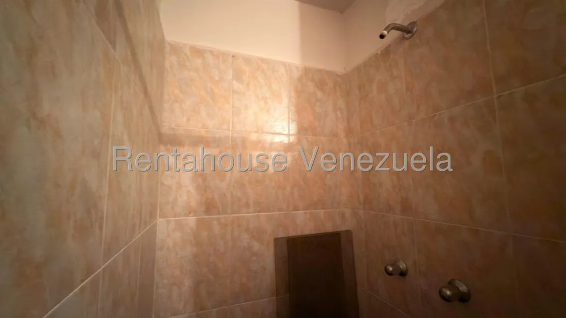 Apartamento (1 Nivel) en Venta en Parque Caiza, Distrito Metropolitano - 26