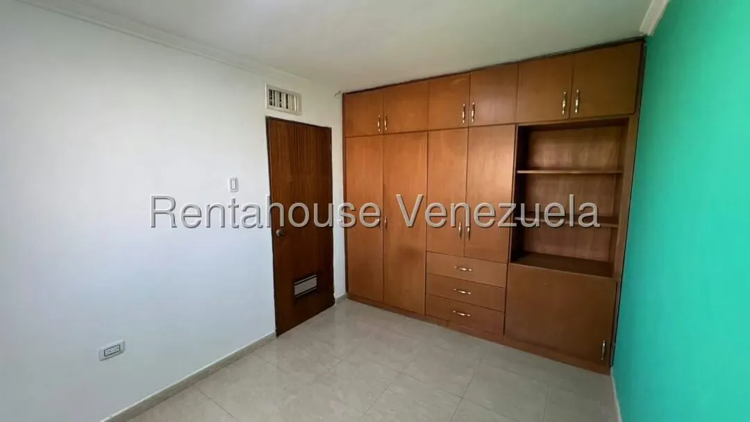 Townhouse (1 Nivel) en Venta en Circunvalacion Dos, Zulia - 24