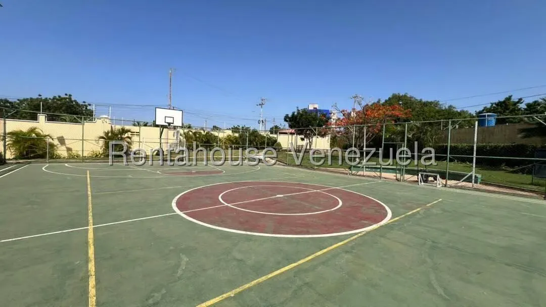 Townhouse (1 Nivel) en Venta en Circunvalacion Dos, Zulia - 38