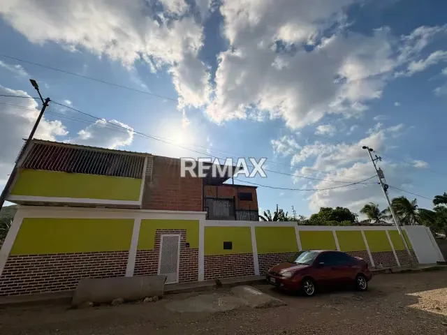 Casa con Piscina en el Jaguey