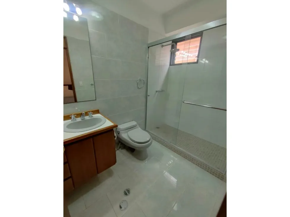 Alquilo lindo apartamento 148 m2 Campo Alegre 2119 - 32