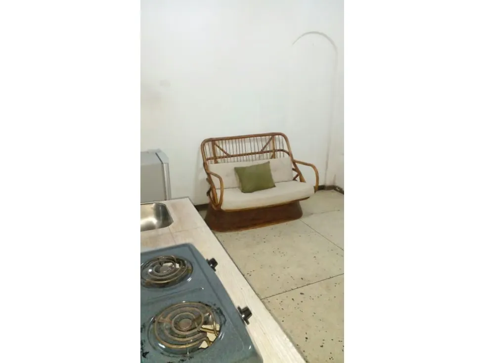Se alquila habitación tipo estudio 35m2 Los Rosales 4206 - 6