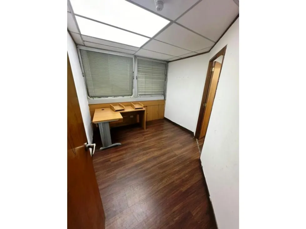 OFICINA - LAS MERCEDES - 270 Mts2 - 12
