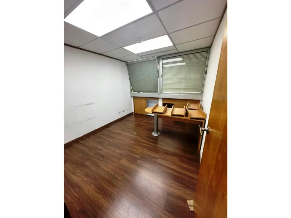 OFICINA - LAS MERCEDES - 270 Mts2 - 13