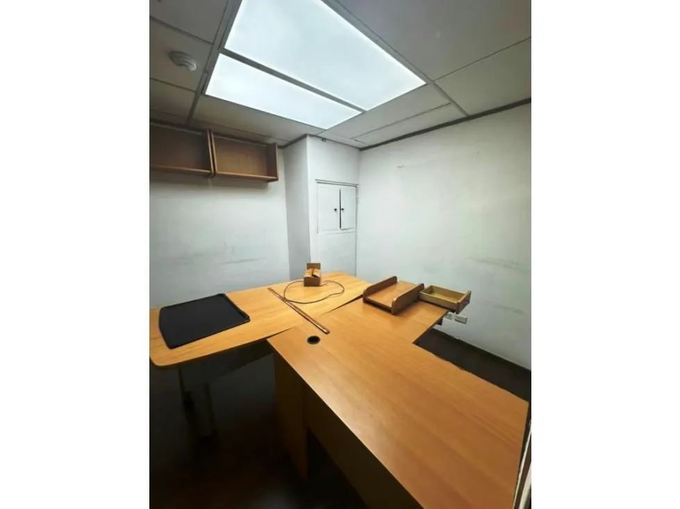OFICINA - LAS MERCEDES - 270 Mts2 - 4