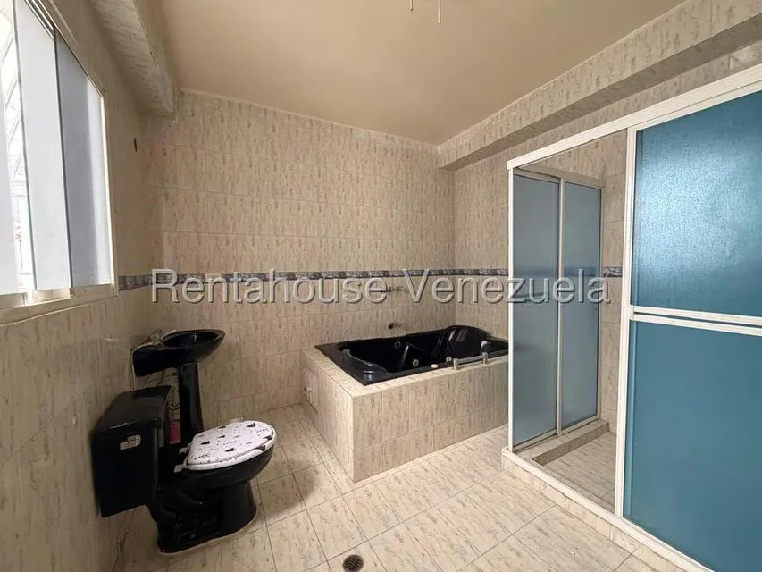 Casa (Multipes Niveles) en Venta en Montecristo, Distrito Metropolitano - 28