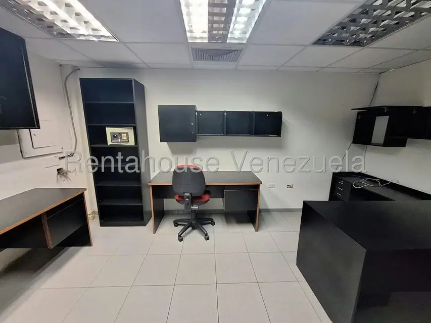Local Comercial en Alquiler en Los Dos Caminos, Distrito Metropolitano - 14