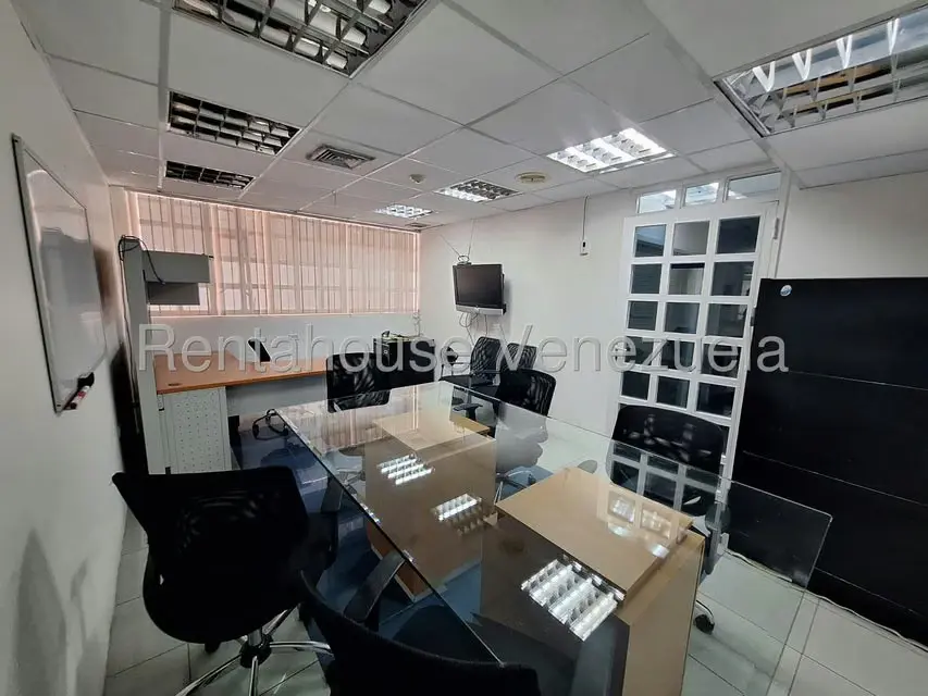 Local Comercial en Alquiler en Los Dos Caminos, Distrito Metropolitano - 16