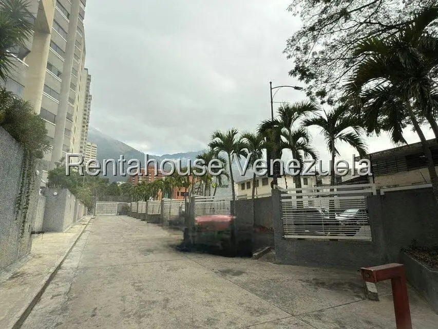 Local Comercial en Alquiler en Los Dos Caminos, Distrito Metropolitano - 17