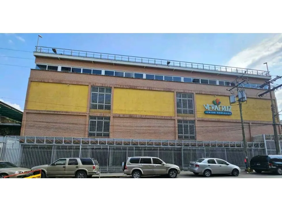 En Venta Centro Comercial en El Cementerio 2.160mts2 - 2