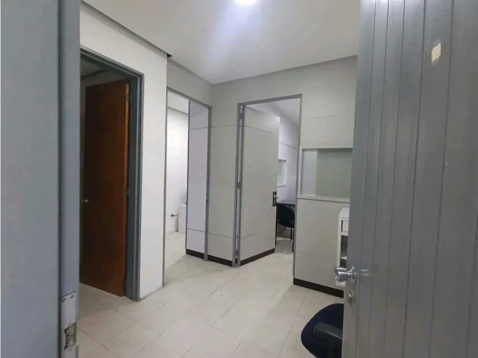 En Venta Centro Comercial en El Cementerio 2.160mts2 - 15