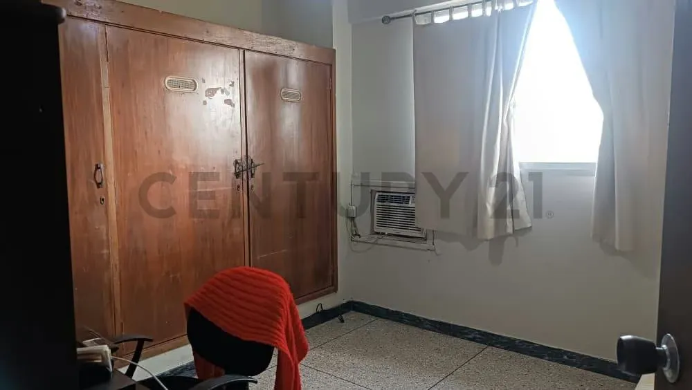 Local comercial en alquiler en la avenida 4 de Mayo. - 42