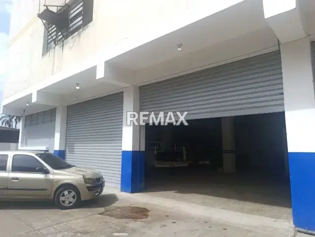 ALQUILER DE GALPÓN COMERCIAL EN AV. PERIMETRAL DE CUA, SECTOR APARAY, EDO. MIRANDA.