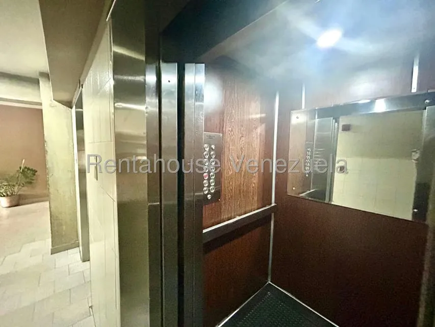 Apartamento (1 Nivel) en Venta en Colinas de La California, Distrito Metropolitano - 32