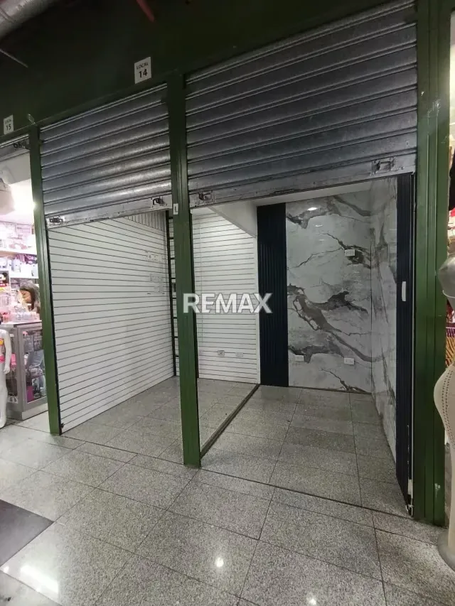 ALQUILER DE LOCAL COMERCIAL EN CHACAO, CENTRO DE COMPRAS MERPOESTE. - 3