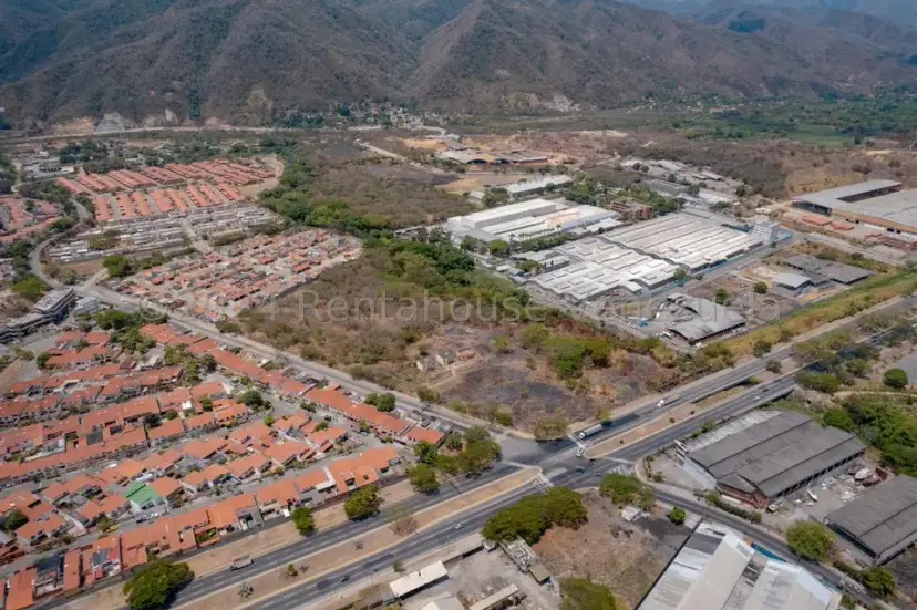 Terreno (Comercial) en Venta en Villa Heroica, Miranda