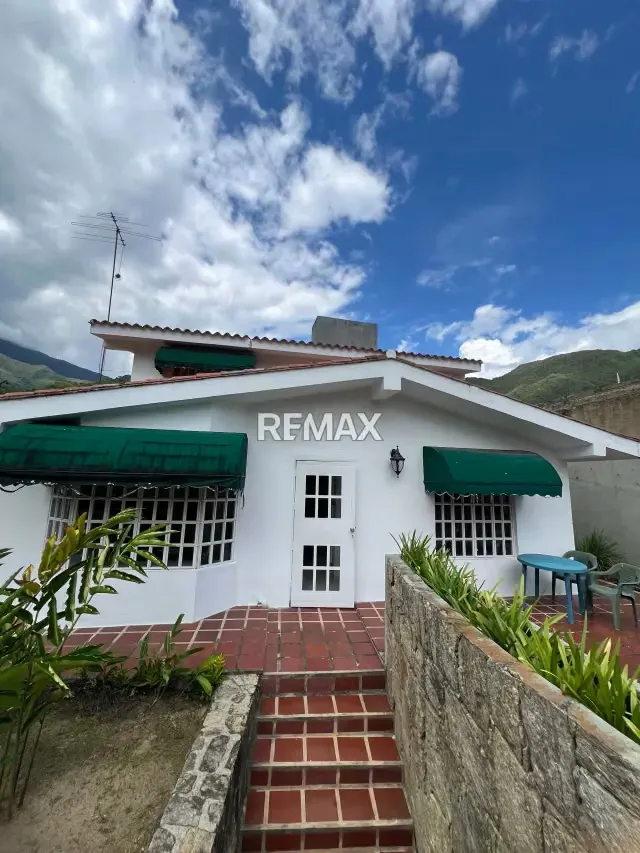 Acogedora Casa en Urb el Castaño