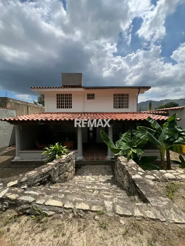 Acogedora Casa en Urb el Castaño - 5