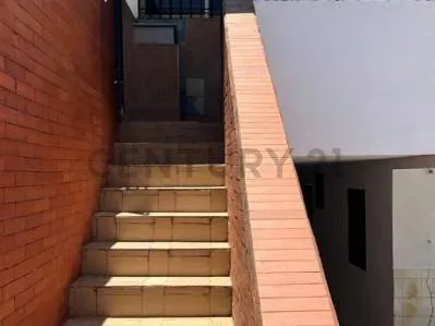 Oportunidad: en la Asuncion 3 viviendas con terreno a pie de calle - 2