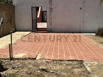 Oportunidad: en la Asuncion 3 viviendas con terreno a pie de calle - 4