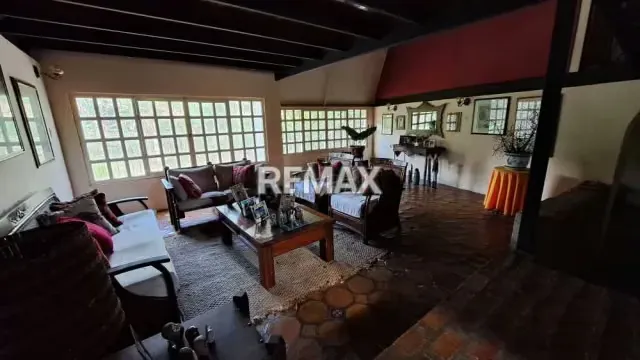 EN VENTA CASA TIPO CHALET CON TERRENO AMPLIO CON SIEMBRA DE ARBOLES FRUTALES - 5