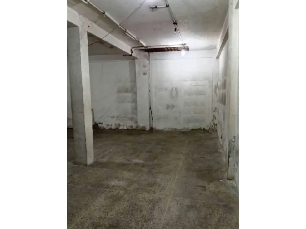 Se alquila local a pie de calle 124m2 El Cementerio 0156 - 3