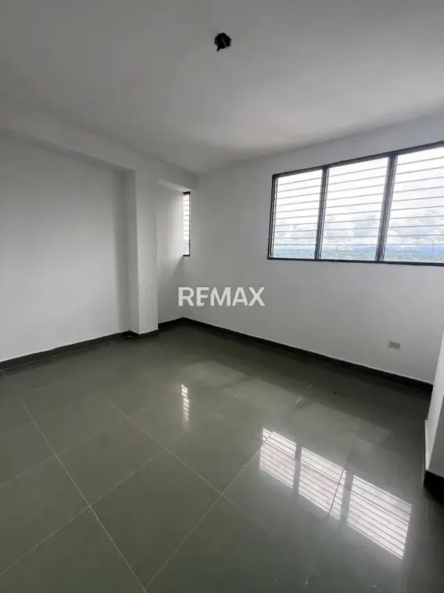 En Alquiler Edificio de 5 plantas, denominado Centro Profersional MASCOLO - 18