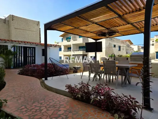 TOWNHOUSE MODERNO EN CONJUNTO RESIDENCIAL ARCHIPIELAGO VILLAS 2 - 14