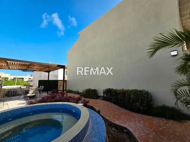 TOWNHOUSE MODERNO EN CONJUNTO RESIDENCIAL ARCHIPIELAGO VILLAS 2 - 6