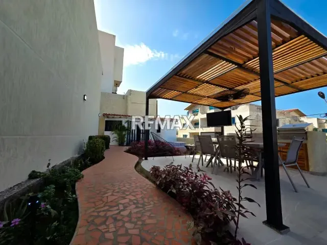 TOWNHOUSE MODERNO EN CONJUNTO RESIDENCIAL ARCHIPIELAGO VILLAS 2 - 9