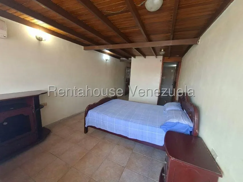 Apartamento (1 Nivel) en Alquiler en Almarriera, Lara - 13