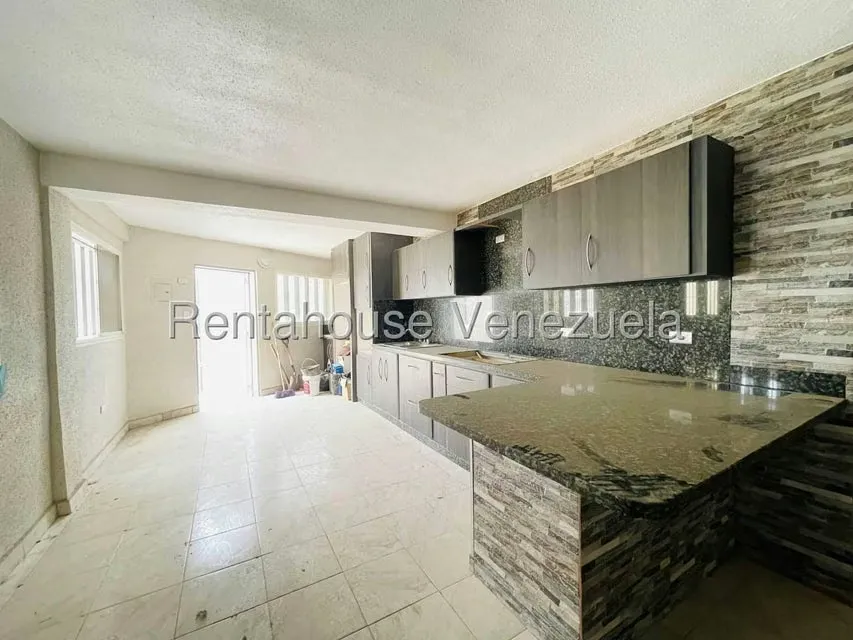 Casa (Duplex) en Venta en La Ciudadela, Aragua - 13