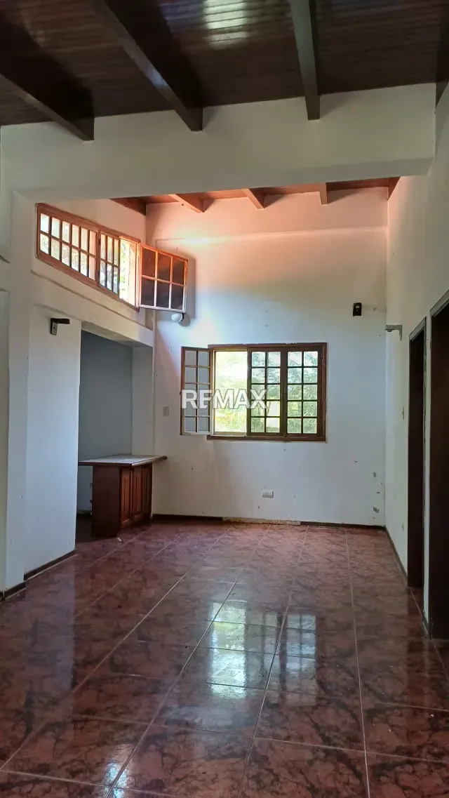 Edificio en Venta de 3 Apartamentos en Isla de Margarita a pie de Montaña. - 3