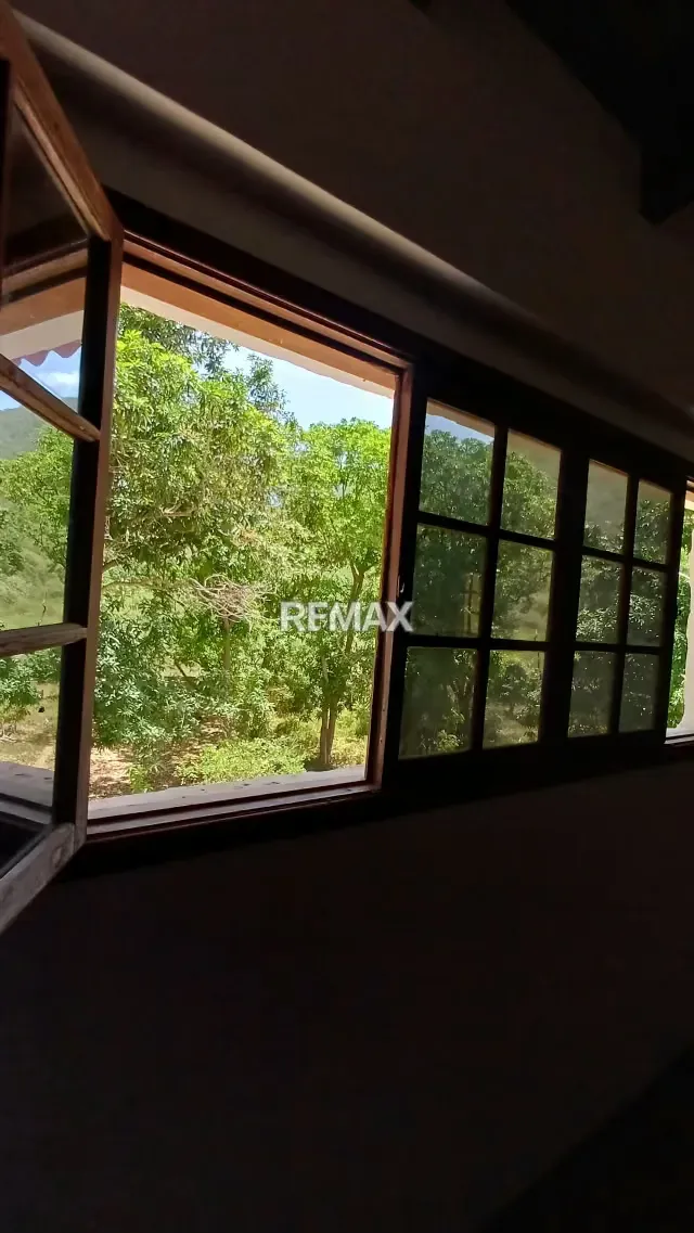 Edificio en Venta de 3 Apartamentos en Isla de Margarita a pie de Montaña. - 9