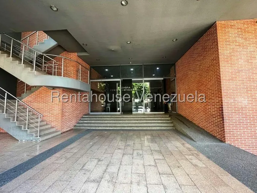 Oficina en Venta en Los Dos Caminos, Distrito Metropolitano - 2