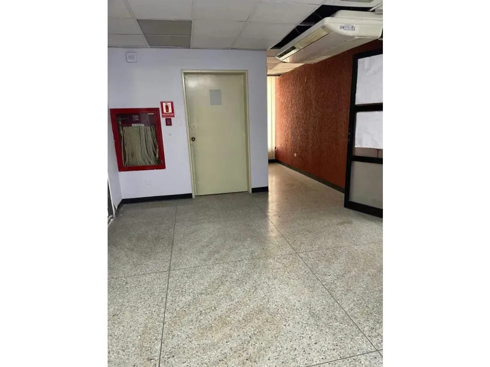 Alquilo oficina 700m2 La Urbina 5418 - 2
