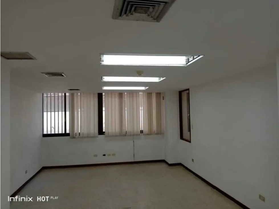 Alquilo oficina 700m2 La Urbina 5418 - 17