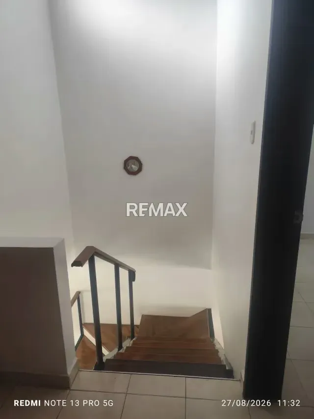 En alquiler Amplia Casa - 2