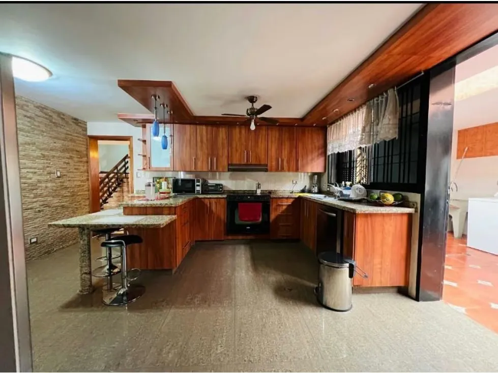 Vendo casa 620m2 Prados del Este 8338 - 2